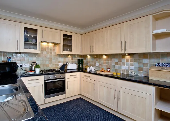 1 Roundham Heights