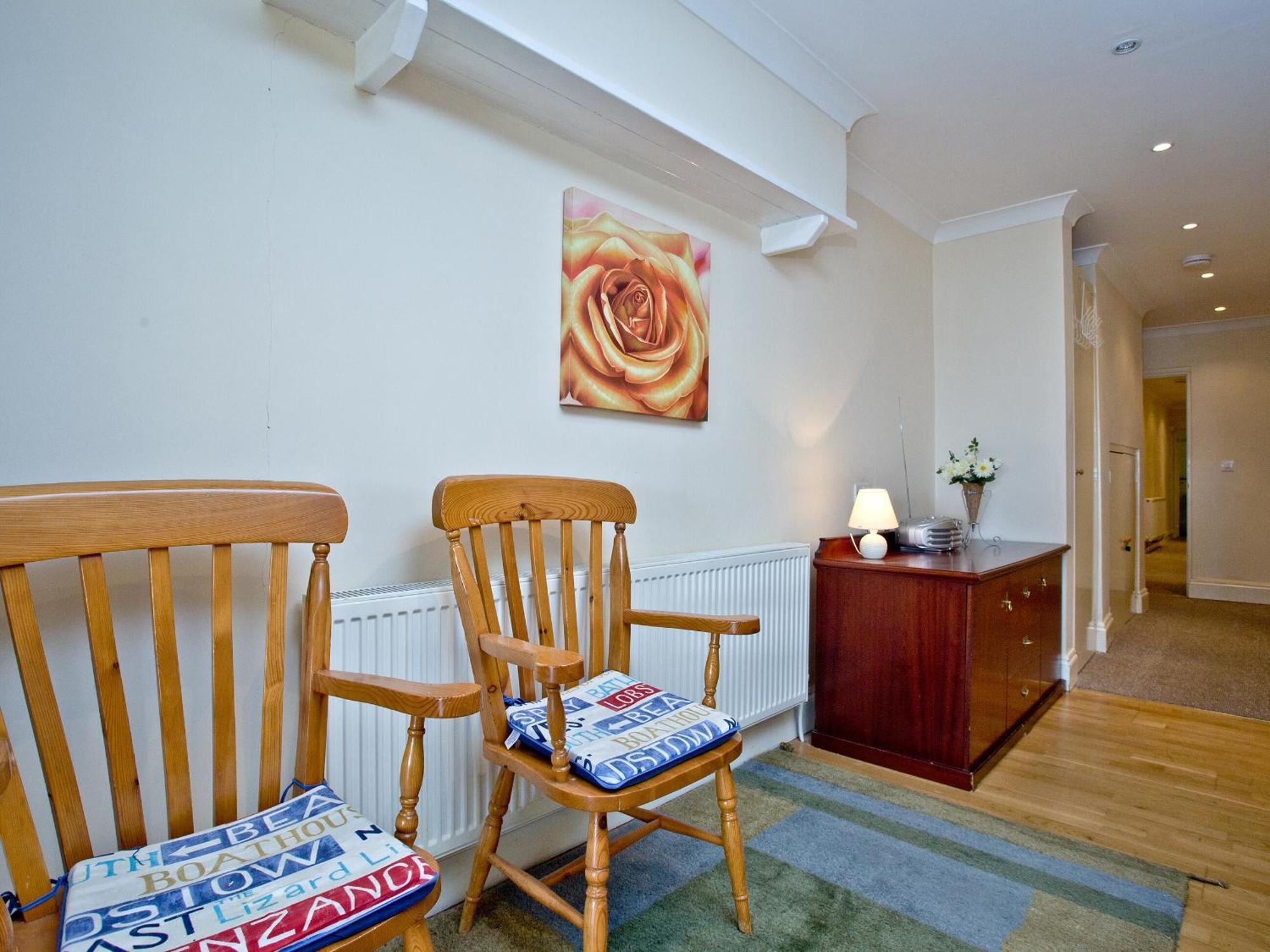 1 Roundham Heights Apartamento